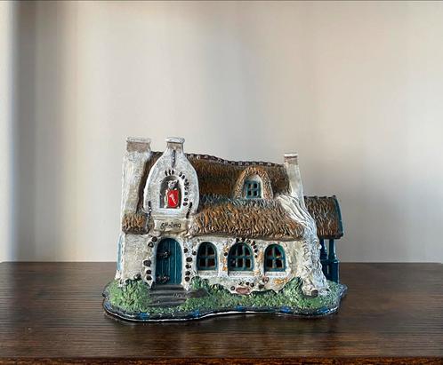 Efteling miniatuur huisje zeven geitjes, Verzamelen, Efteling, Zo goed als nieuw, Beeldje of Poppetje, Ophalen of Verzenden