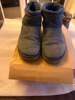 Blauwe UGG  kort model, Kleding | Dames, Schoenen, Blauw, Lage of Enkellaarzen, Ophalen of Verzenden, Zo goed als nieuw