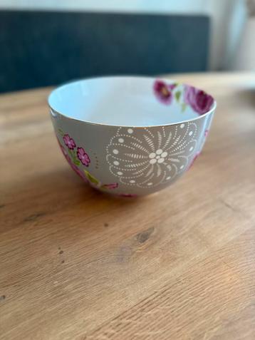 Pip Studio Floral grote kom beschikbaar voor biedingen