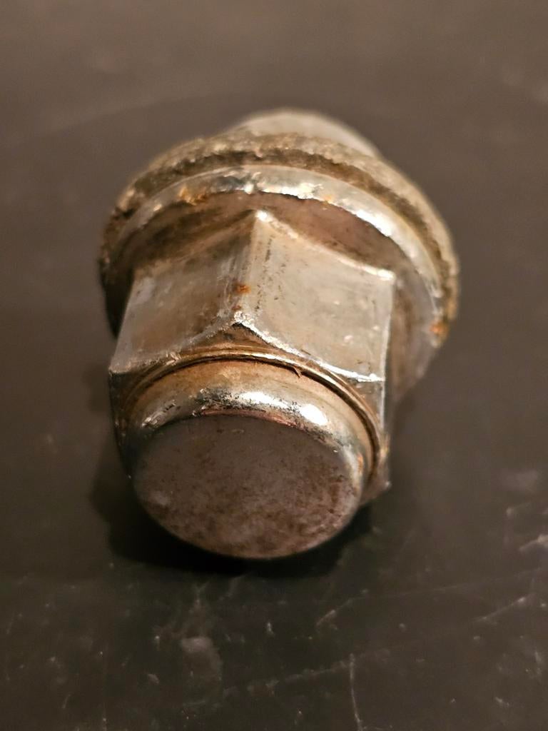 Een chrome wielmoer 12 x 1,5, Ophalen, Gebruikt