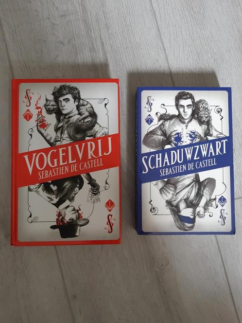 YA - Sebastien de Castell - Vogelvrij en Schaduwzwart, Boeken, Kinderboeken | Jeugd | 13 jaar en ouder, Zo goed als nieuw, Ophalen of Verzenden