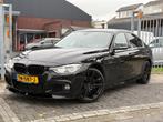 BMW 3-serie 318i Luxury | 19” LMV | Xenon | Leder | Naviga, Automaat, Euro 6, Zwart, 3 cilinders