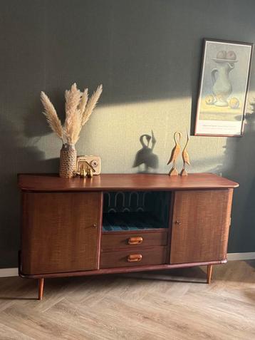 Vintage retro midcentury dressoir met artdeco print beschikbaar voor biedingen