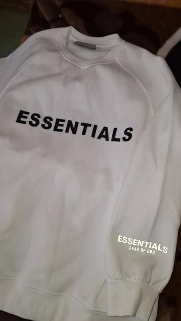 Essentials sweater (wit/zwart en zwart/zwart) beschikbaar voor biedingen