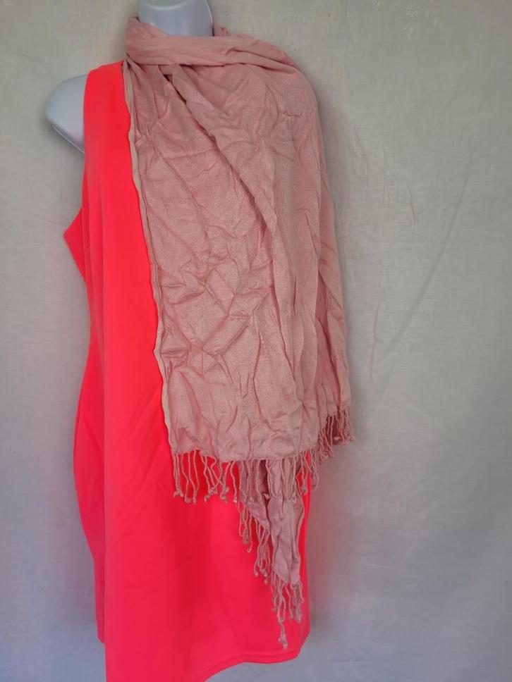 Leuke zachte roze stof 60x166, Kleding | Dames, Mutsen, Sjaals en Handschoenen, Zo goed als nieuw, Sjaal, Maat 46/48 (XL) of groter
