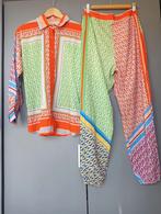 Superleuk pak, blouse en broek, veelkleurig mt S, Kostuum of Pak, Ophalen of Verzenden, Maat 36 (S), Onbekend