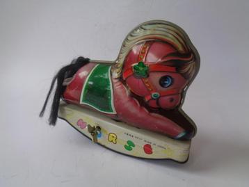 Oude blikken Rocking Horse MS 117, China, Jaren''70s beschikbaar voor biedingen