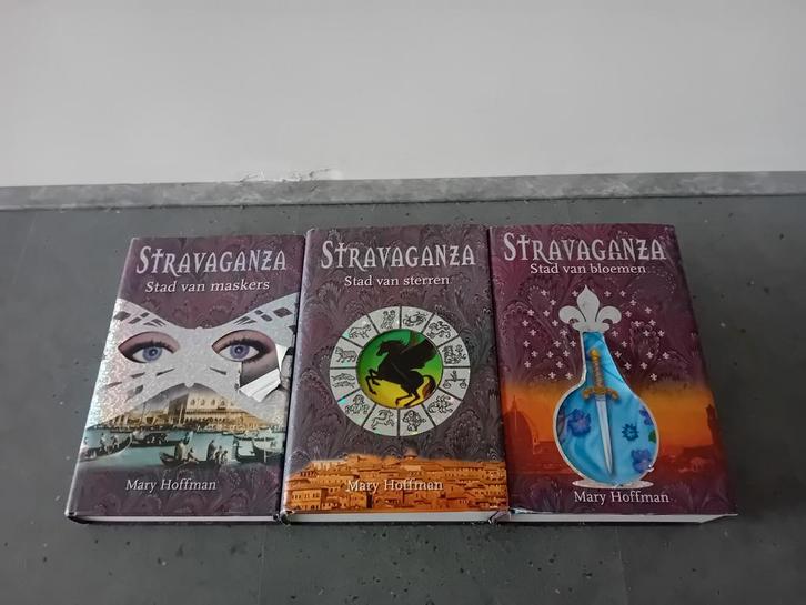 Mary Hoffman - Stravaganza trilogie hardcover, Boeken, Fantasy, Gelezen, Ophalen of Verzenden