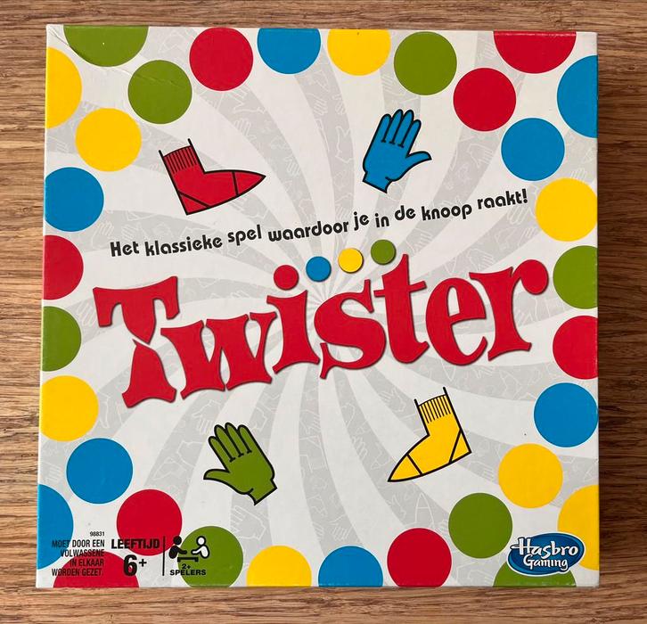 Twister - actiespel, Hobby en Vrije tijd, Gezelschapsspellen | Overige, Gebruikt, Drie of vier spelers, Ophalen of Verzenden