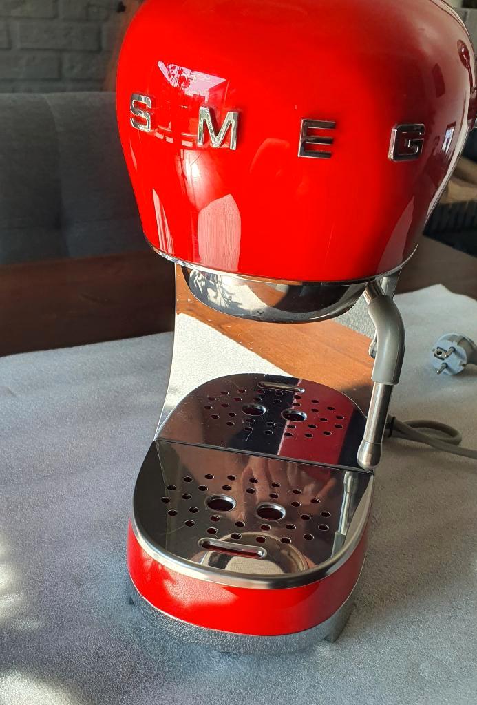 Smeg Handmatige espressomachine + Bosch bonenmaler + bonen, Witgoed en Apparatuur, Koffiezetapparaten, Zo goed als nieuw, Koffiebonen