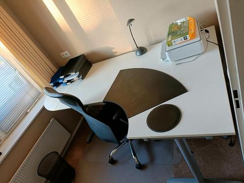 Bureautafel met stoel, Huis en Inrichting, Bureaus, Zo goed als nieuw, In hoogte verstelbaar, Ophalen