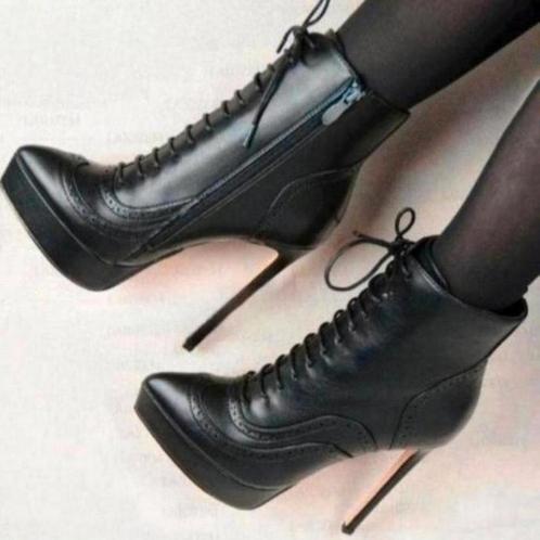 Enkellaarzen met mooie details, tm 46, Kleding | Dames, Schoenen, Nieuw, Lage of Enkellaarzen, Verzenden