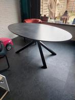 Ikea ovale eettafel Mariedal met zwart metalen poten, Ophalen, 100 tot 150 cm, Overige materialen, Zo goed als nieuw
