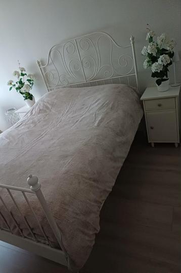 Ikea bed incl. 2 lattenbodems + matras - afbeelding 4