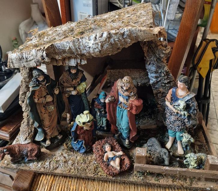 Kerststal met figuren, Antiek en Kunst, Antiek | Religie, Ophalen