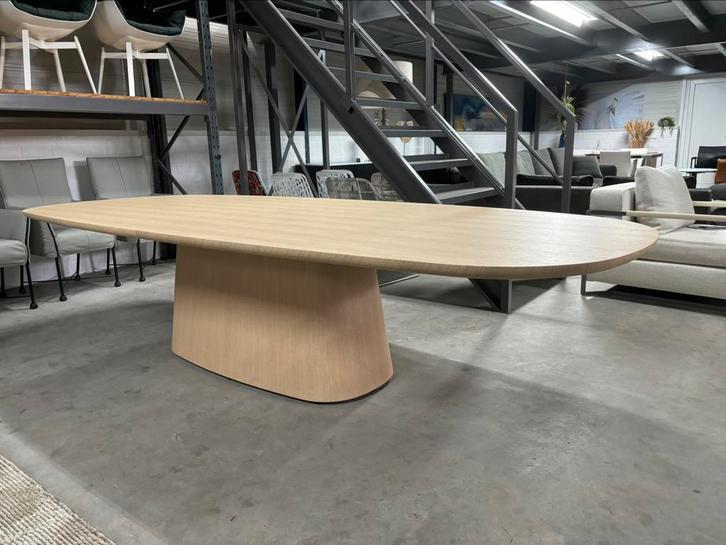 B&B italia Allure’O Dining Table 130x320cm brushed light Oak, Huis en Inrichting, Tafels | Eettafels, Zo goed als nieuw, Vijf personen of meer