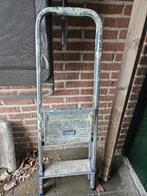 Aluminium verftrap / huishoudtrap (1 trede + plateau), Doe-het-zelf en Verbouw, Ladders en Trappen, Ophalen, Gebruikt, Trap, Opvouwbaar of Inschuifbaar