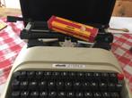 Olivetti.    Typemachine in prima staat in koffer, Diversen, Ophalen of Verzenden, Zo goed als nieuw