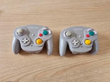 2 wave bird controllers + switch connector beschikbaar voor biedingen