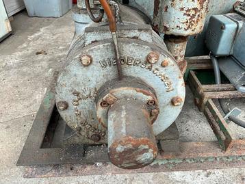 Vacuümpomp met elektromotor  bieden naar waarde a.u.b. beschikbaar voor biedingen