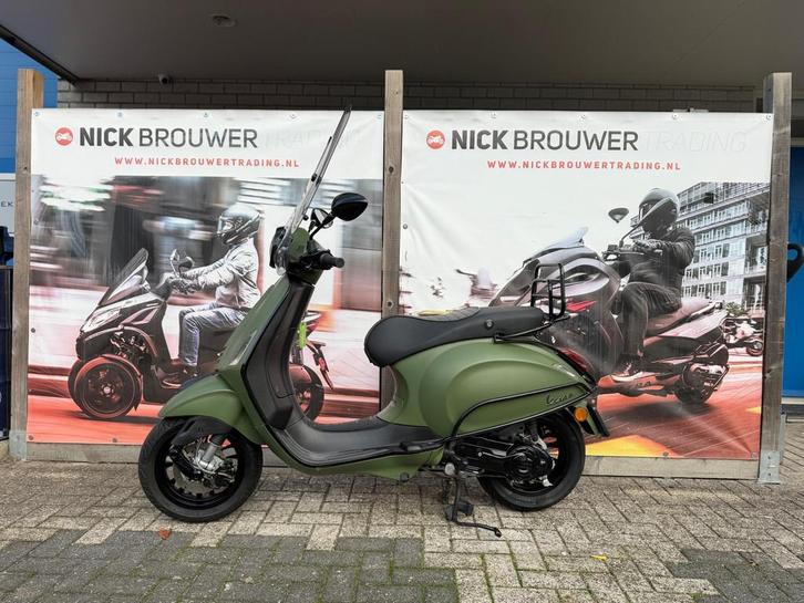 Vespa Snorscooter Primavera 4T 4400 KM / Nieuwstaat, Fietsen en Brommers, Brommers | Vespa, Gebruikt, Overige modellen