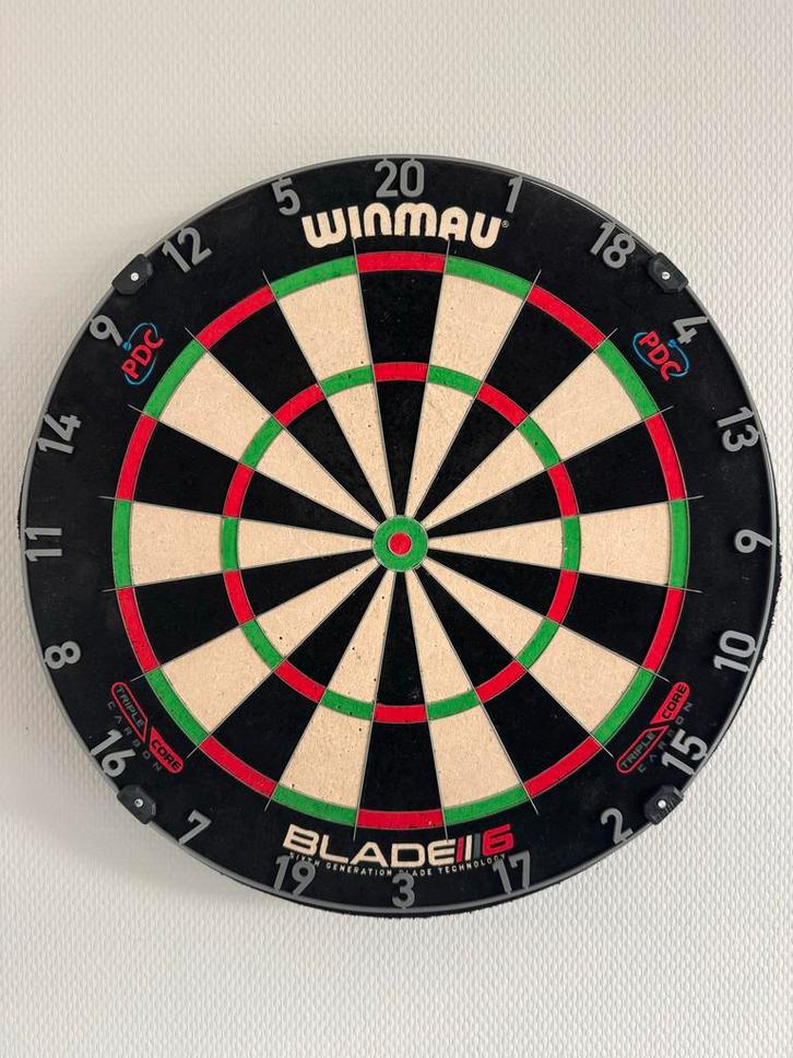 Winmau Blade 6 Triple Core Dartbord - Weinig Gebruikt, Sport en Fitness, Darts, Zo goed als nieuw, Dartbord, Ophalen of Verzenden