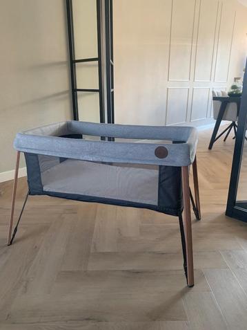 Campingbedje maxi-cosi (iris) beschikbaar voor biedingen