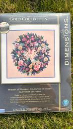 Dimensions Gold collection Wreath of Roses 70-003837, Hobby en Vrije tijd, Borduren en Borduurmachines, Ophalen of Verzenden, Zo goed als nieuw