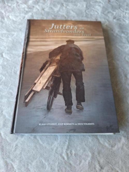 Nico Volkerts - Jutters en strandvonders van Texel, Boeken, Natuur, Zo goed als nieuw, Ophalen of Verzenden