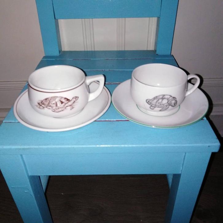 Schildpadden soepkommetjes 2 varianten, Huis en Inrichting, Keuken | Servies, Gebruikt, Overige typen, Overige stijlen, Porselein