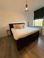 Luxe Swiss Sense Aurora boxspring inclusief zijtafels NIEUW, Huis en Inrichting, Slaapkamer | Boxsprings, Ophalen, Bruin, Tweepersoons