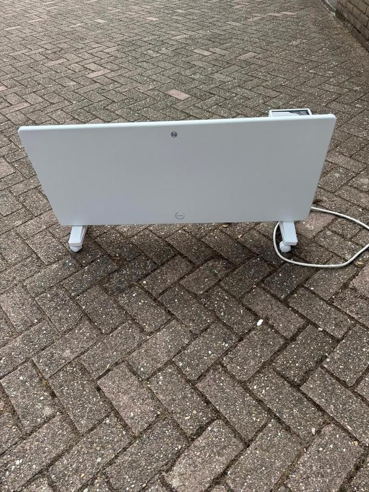Convectorkachel Fuave Kopenhagen 2500, Doe-het-zelf en Verbouw, Verwarming en Radiatoren, Zo goed als nieuw, Radiator, 800 watt of meer