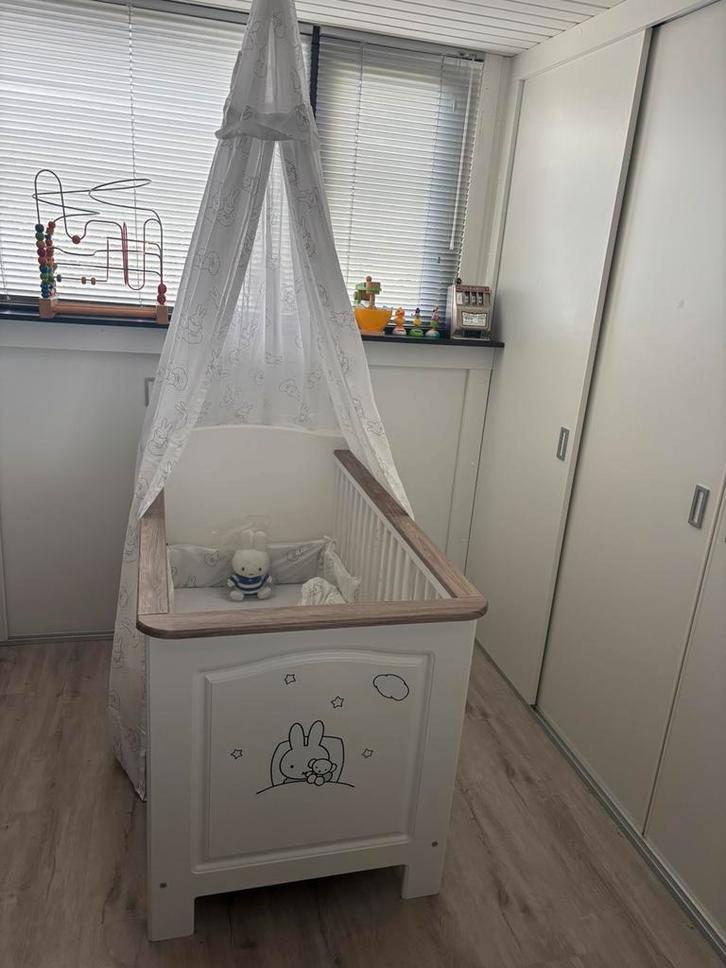 Zgan compleet ledikantje, aerosleep matras commode, Kinderen en Baby's, Kinderkamer | Complete kinderkamers, Zo goed als nieuw