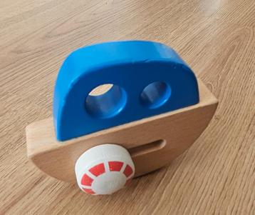 Houten bootje Hapé beschikbaar voor biedingen