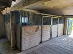 Paardenstal voor 2 paarden met tussenstuk – inclusief waterb
