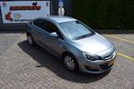 Opel Astra Sedan 1.4 16V Edition (bj 2012), Voorwielaandrijving, Gebruikt, 4 cilinders, Origineel Nederlands