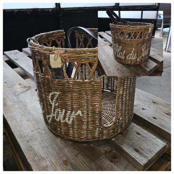 Riviera maison bordenmand  beschikbaar voor biedingen