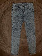 Amisu Jeans M. 38/40 gebloemd, Blauw, Ophalen of Verzenden, Zo goed als nieuw, W30 - W32 (confectie 38/40)