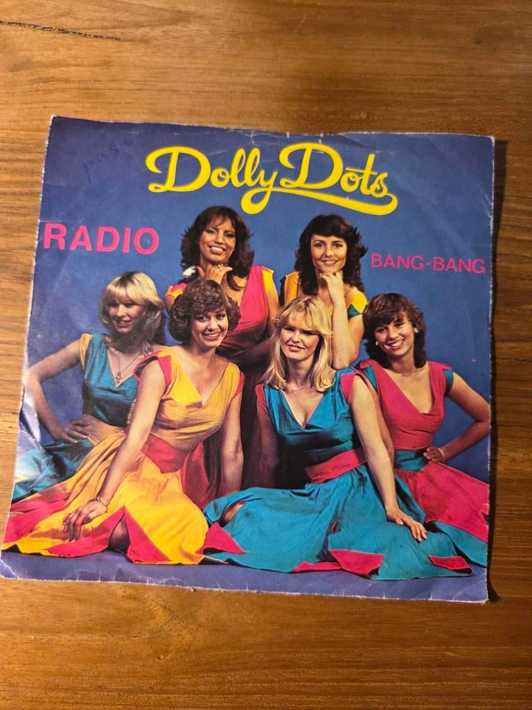 Dolly Dots - Radio, Gebruikt, 7 inch, Single, Ophalen of Verzenden