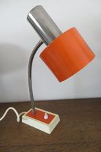 vintage bureaulamp. in oranje en chroomkleur, in goede staat, Ophalen of Verzenden