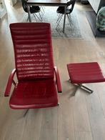 2 rode stoelen met hocker, Ophalen, Gebruikt, Twee, Leer