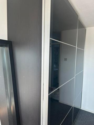 IKEA PAX kledingkast – zwart/high-gloss – 200x66x235 cm beschikbaar voor biedingen