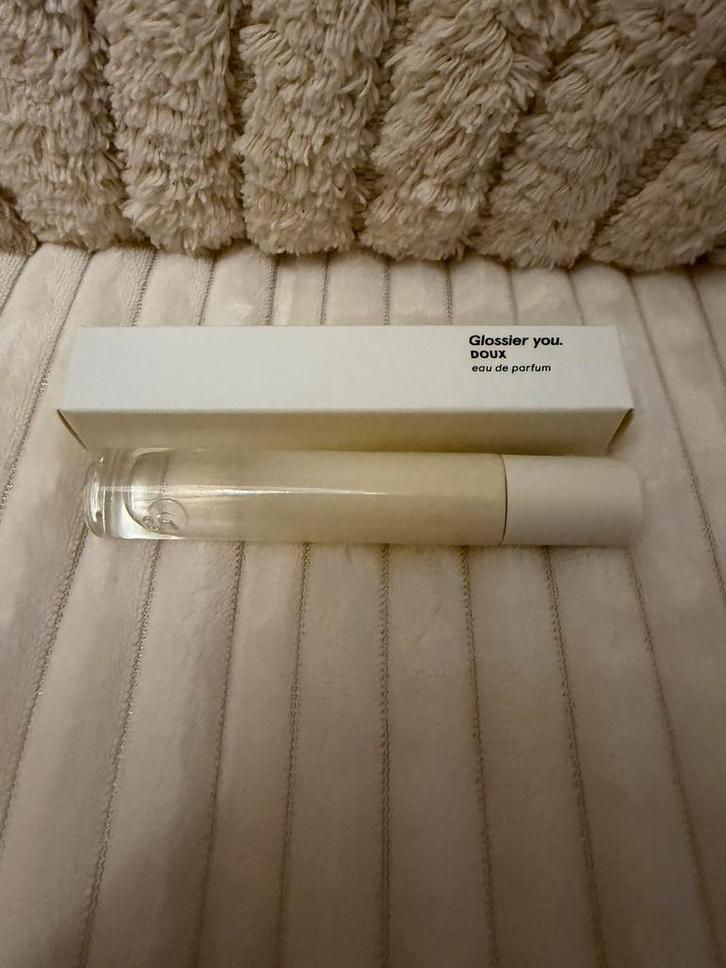 Glossier You. Doux - Parfum, Sieraden, Tassen en Uiterlijk, Uiterlijk | Parfum, Nieuw, Ophalen of Verzenden