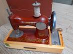 Vintage kindernaaimachine, Antiek en Kunst, Antiek | Speelgoed, Ophalen of Verzenden