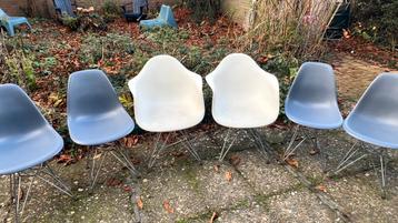 6 Eames Vitra DAR replica eetkamerstoelen beschikbaar voor biedingen