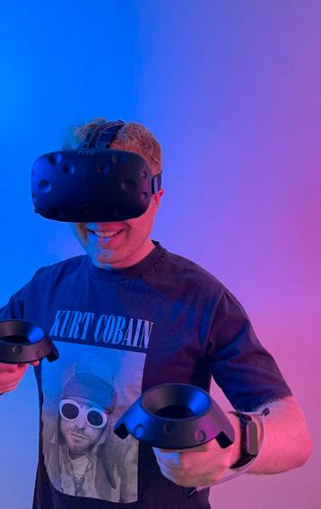 HTC Vive VR Headset – Full Set, Excellent Condition beschikbaar voor biedingen