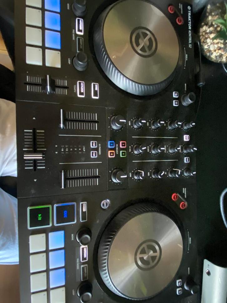 Traktor s2 mk3 perfecte staat, Muziek en Instrumenten, Dj-sets en Draaitafels, Zo goed als nieuw, Overige merken, Ophalen
