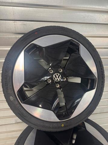 20” Sanya Volkswagen ID3 met nieuwe zomerbanden 215/45R20 beschikbaar voor biedingen