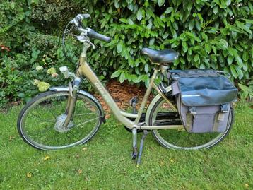 Elektrische damesfiets merk Giant twist go beschikbaar voor biedingen