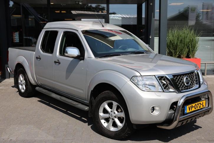 Nissan NAVARA 2.5 DCI DUBBEL CABINE SE A/T 5 SITZ 4WD VAN MA, Auto's, Bestelauto's, Bedrijf, ABS, Airbags, Bluetooth, Centrale vergrendeling